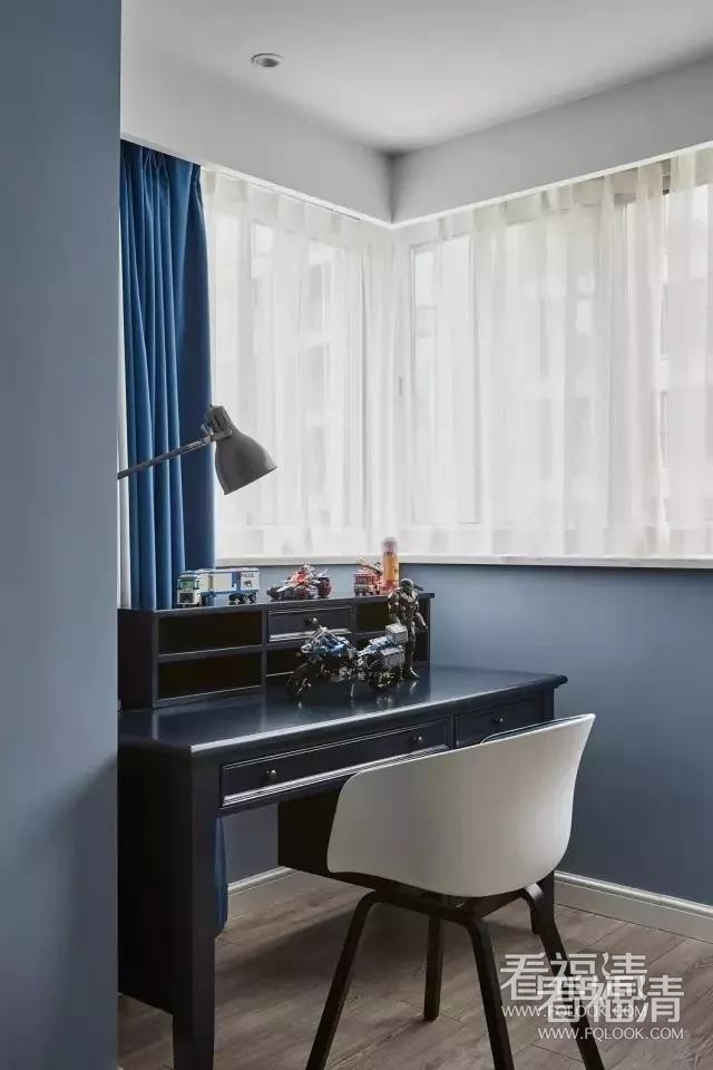r25mwgaurb228251.jpg