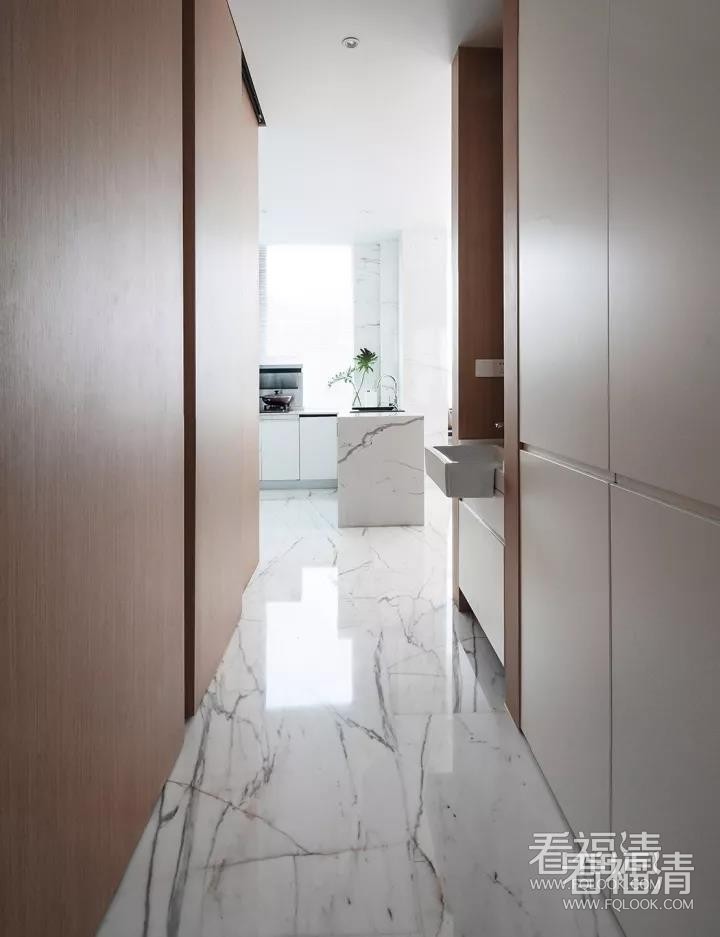 i3oxhgvmy0324779.jpg