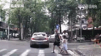 ly2mqr21ruq11421.gif