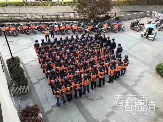 5c2bcuiihak6027.jpg