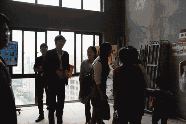 wnenkzyavpx21670.gif