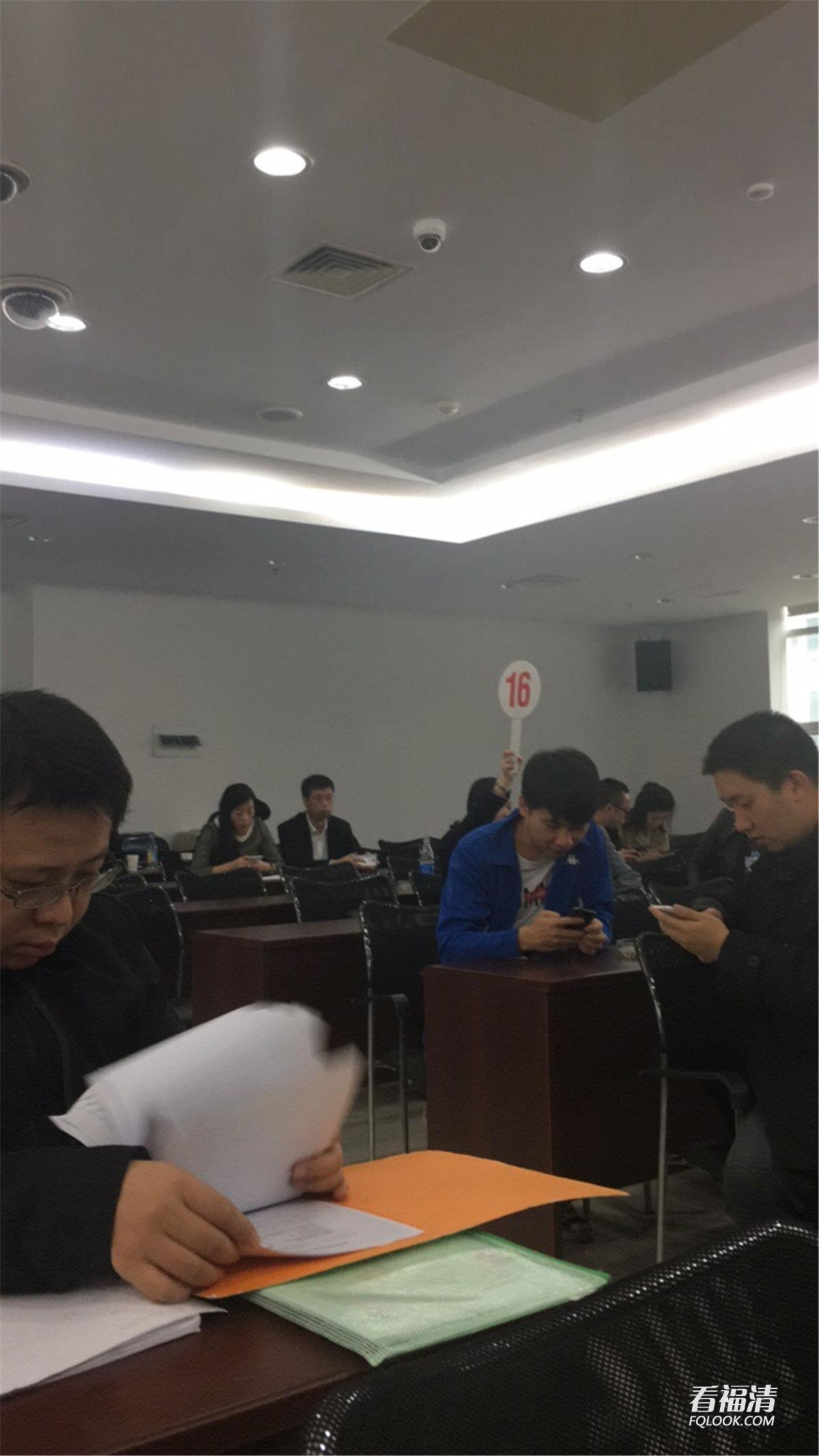 ukx0xn1vu5q8202.jpg