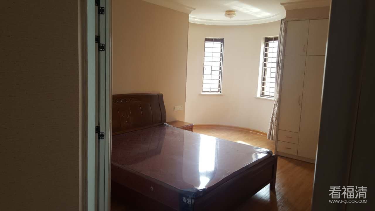 5rcqjbqakym11567.jpg