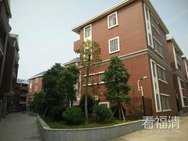 hduywd4qpfw7922.jpg