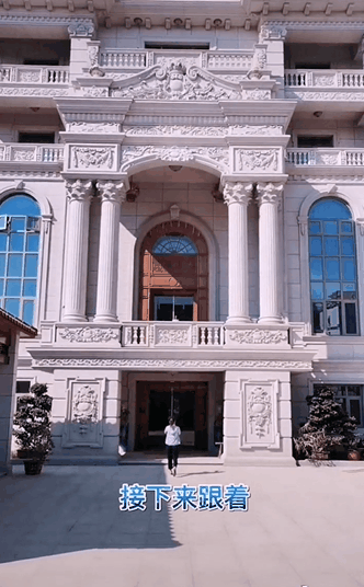 9e811cb5ly4gkmoblgwzhg20980ewnpl.gif