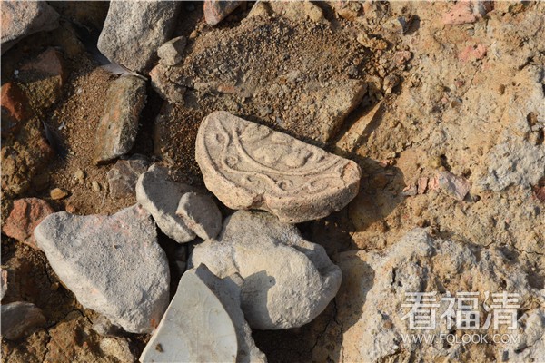 【郭成辉】东张水库干旱库底现残缺陶瓷器-郭成辉摄7 (33)_副本.jpg