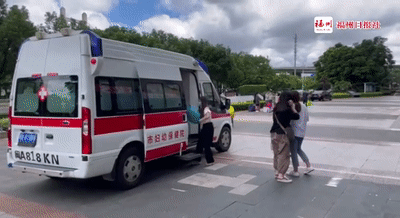 083626lw4v8hepwkmh8moh.gif
