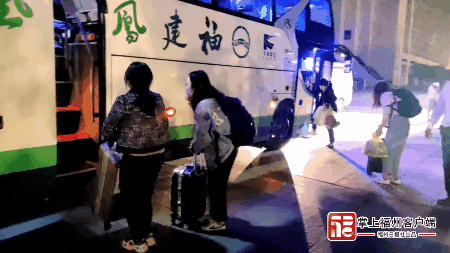 160644zbbowy15d8pmm0w3.gif