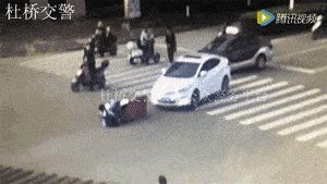 114009ndzibb9bibieewwh.gif