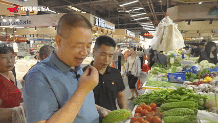 090708lzfca5fv1c955ivs.gif