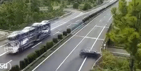090515d2v63if88hv8mvk3.gif