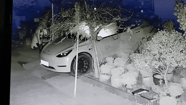 083104l5abjl71tt118jl6.gif
