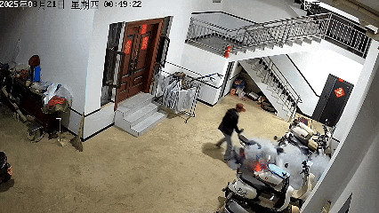 174020zxzmj33ljlzm02gq.gif